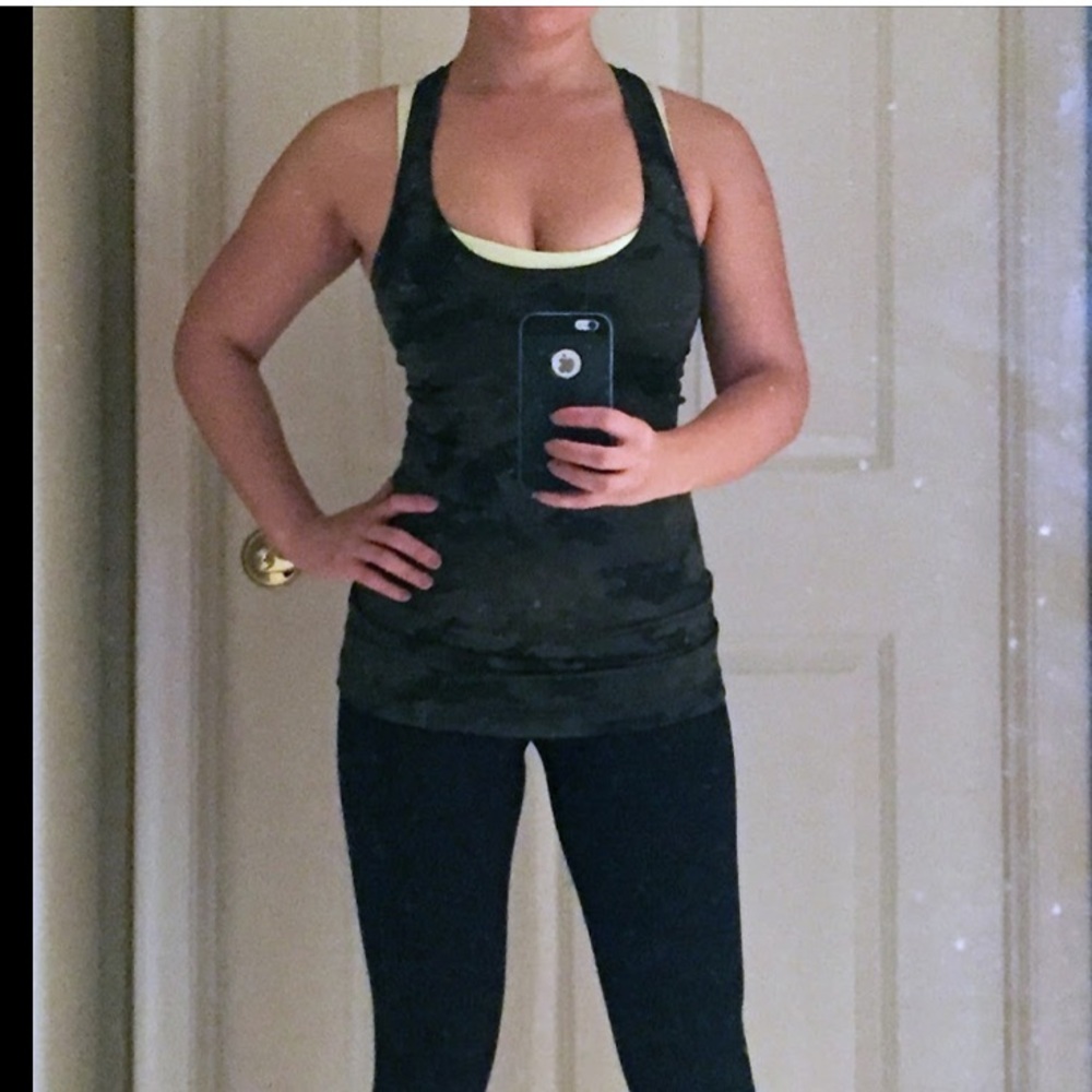 Camo!! Lululemon Savasana Tank 8 or 10 Black
